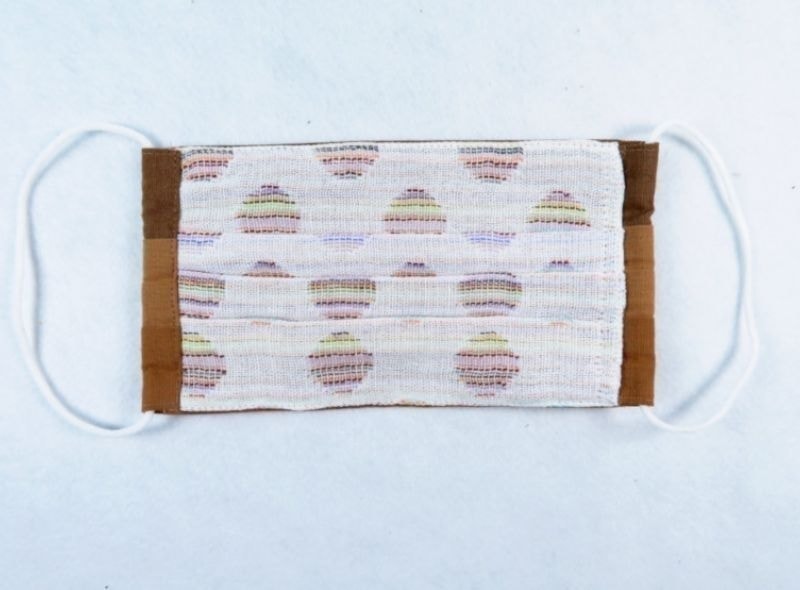 京都西陣“つぶら”なマスク　柿渋格子織　裏面